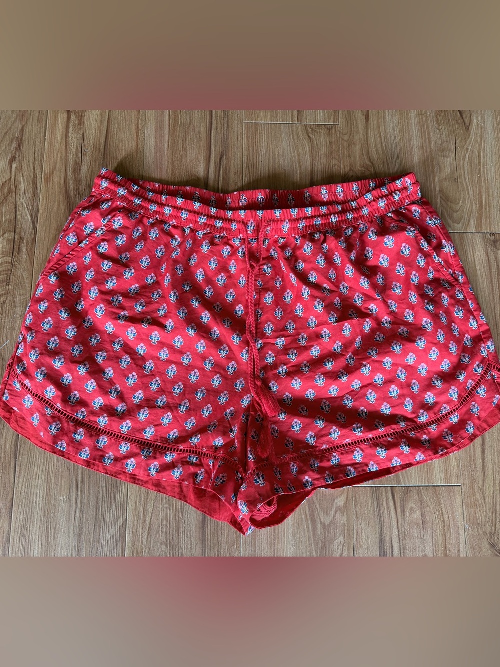 Universal Thread Red Floral Printed Drawstring Shorts